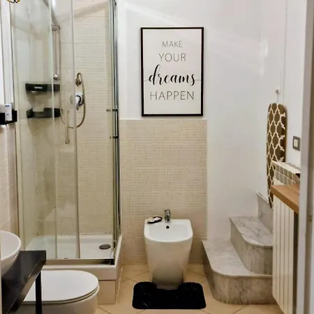 Alojamento de Acomodação e Pequeno-almoço N67 Centro-3 Indipendenti