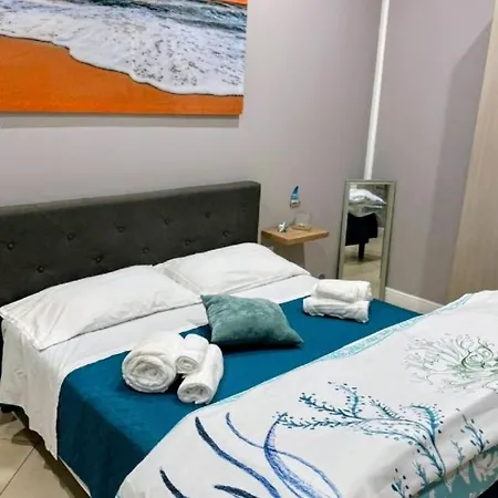 Alojamento de Acomodação e Pequeno-almoço N67 Centro-3 Indipendenti 3*