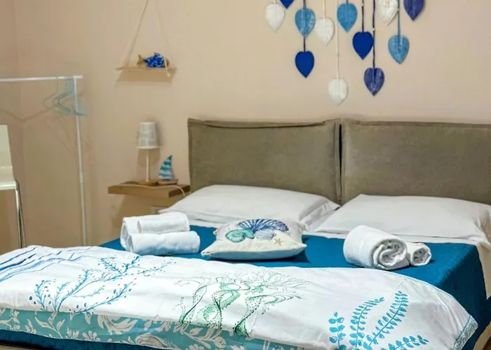 N67 Centro-3 Indipendenti לינה וארוחת בוקר 3*